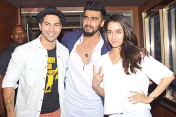 Arjun comes to support peers Varun & Shraddha at ABCD 2 screening