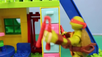 Peppa Pig Sleepover with Ninja Turtles Michelangelo and Play Doh Sleeping Bags in Peppa Pi