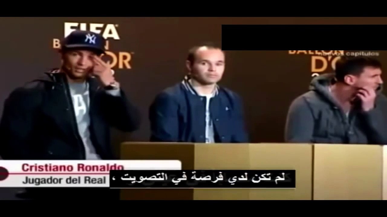 فيديو.. ضحكة خبيثة من ميسي على جواب رونالدو