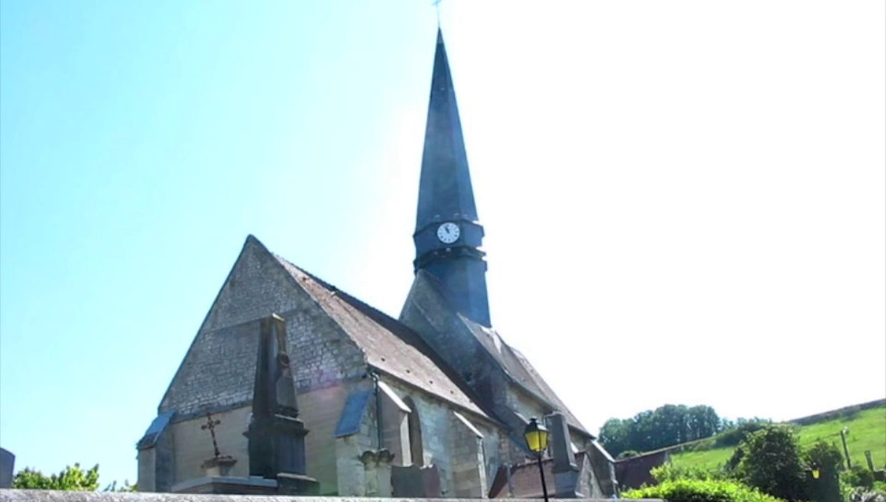 Airion : pourquoi le clocher de l'église penche-t-il ?
