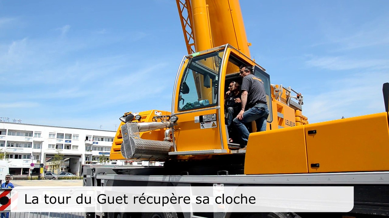 La cloche de la tour du Guet de retour à Calais