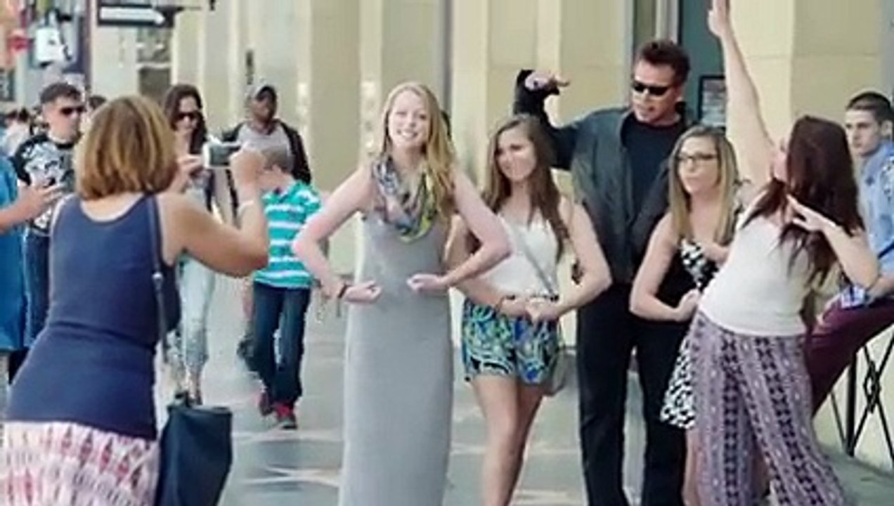 Arnold Schwarzenegger Hilarious To Prank Fans
