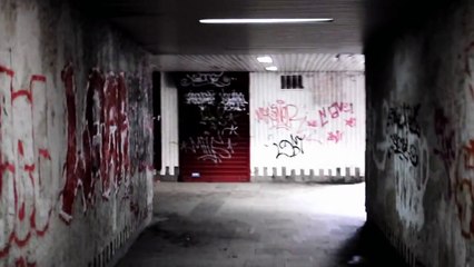 Massive Attack - Paradise Circus