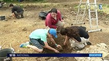 De jeunes archéologues en herbe
