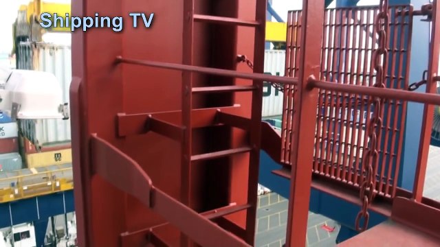 MSC Oscar - aboard the world's biggest container ship!