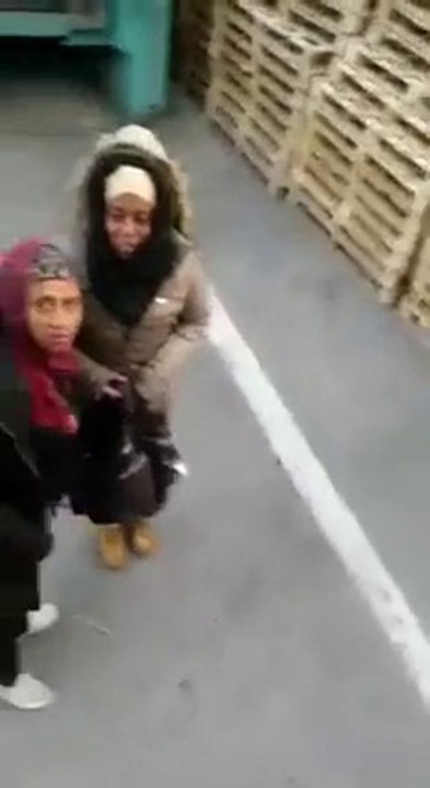 Un routier piège deux migrantes clandestines "England !"... FAIL