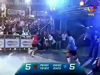 (Football Tennis) Messi & Tevez VS Maradona & Enzo