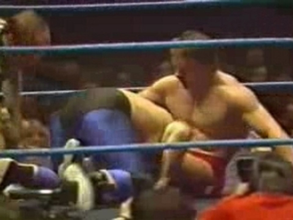 wwe TigerMask Vs DynamiteK 1986