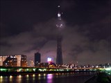 東京スカイツリーと気流が作る 不思議な雲　Magical cloud　自然現象