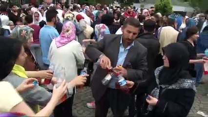 Oruç Baba Türbesi doldu taştı