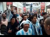 Fanaticos argentinos cantan nuevo hit a Chile en Copa America 2015