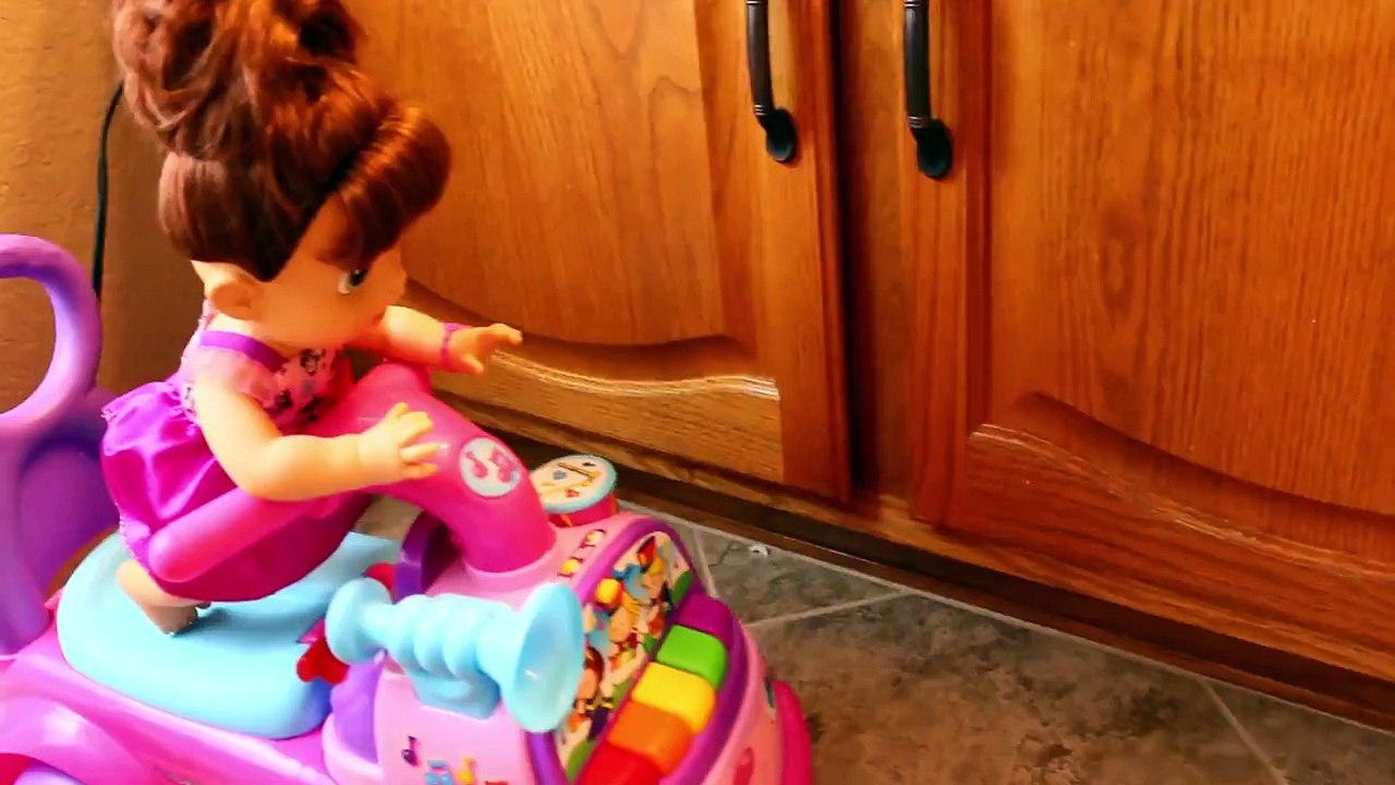 BABY ALIVE Goes Crazy & Destroys House! Toilet Paper Trouble & Sink Bath by DisneyCarToys