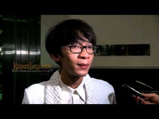 Soal Gaya dan Busana Aming Punya Ciri Sendiri