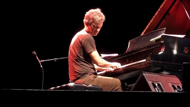 Brad Mehldau & Chris Thile - Don't Think Twice, It's All Right (Apr 14 2013)