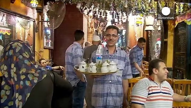Ramadan: prima giornata di digiuno e festa al Cairo