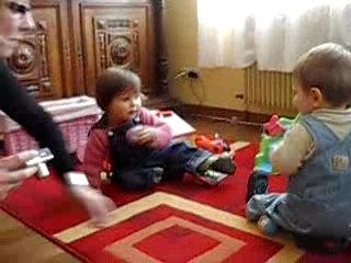 Margot et Valentino joue ensemble...2