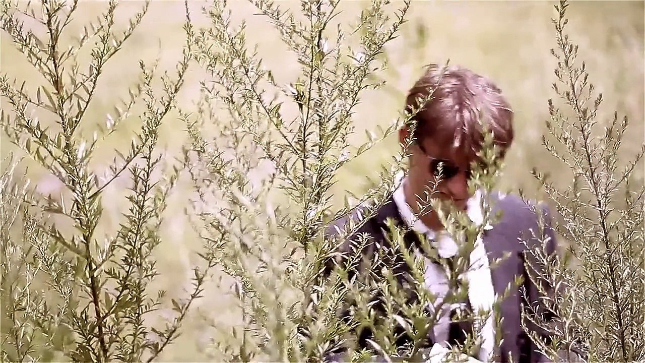 Gorillaz- Amarillo (Music Video)