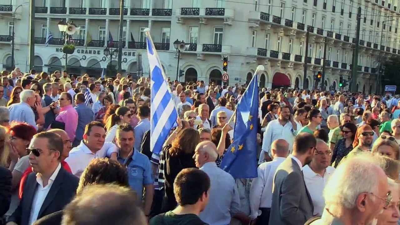 'Grexit'-Angst treibt Griechen auf die Straße