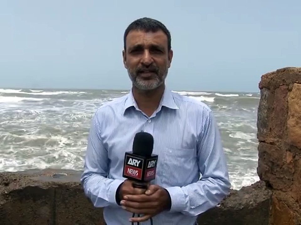 ▶ It's Not Easy To Be A Reporter