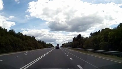 Rusya’da korkunç trafik kazasının görüntüsü kameraya kaydedildi