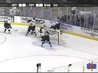 Hockey fight - Chara vs. Lecavalier
