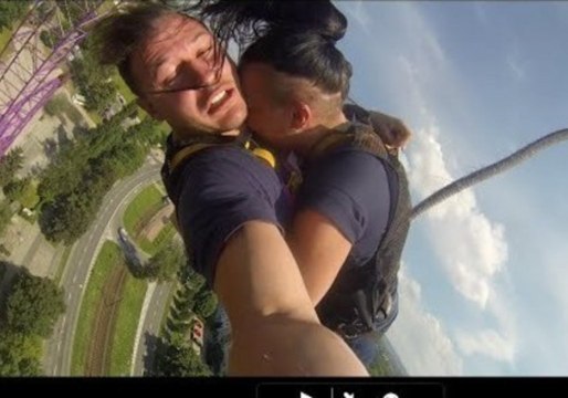 Couple Brave 90 Meter Bungee Jump