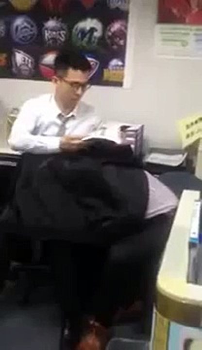 高雄捷運上吃東西鄉民KUSO版)