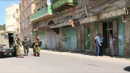 عراقيل جديدة تضعها إسرائيل أمام المحال التجارية بالخليل