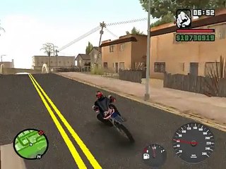 gta modificado dando um role de moto