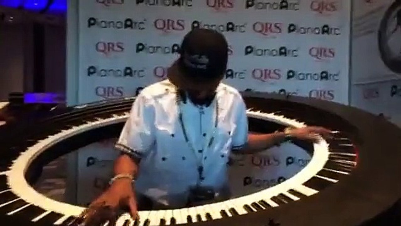 Crazy 360 Piano Must Watch.