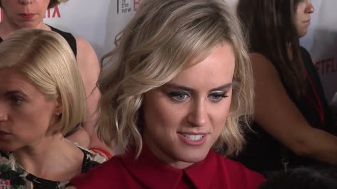 Taylor Schilling Injures Herself in 'OITNB' Sex Scene - video Dailymotion