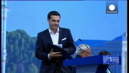 Tsipras courts Putin as pressure mounts on Greece