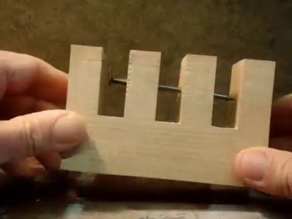 Come fa quel chiodo a trovarsi li?