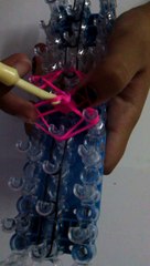 how to make a doll bow with loom bands {UPSIDE DOWN VIDEO}