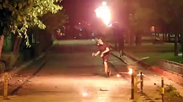 Manifestantes se enfrentaron policías con cócteles mólotov