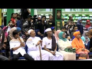 Kenakan Tongkat Opick Tiru Para Nabi