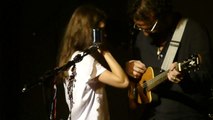 Mallu Magalhães e Marcelo Camelo - A Outra (Canal da Música, 27/10/12)