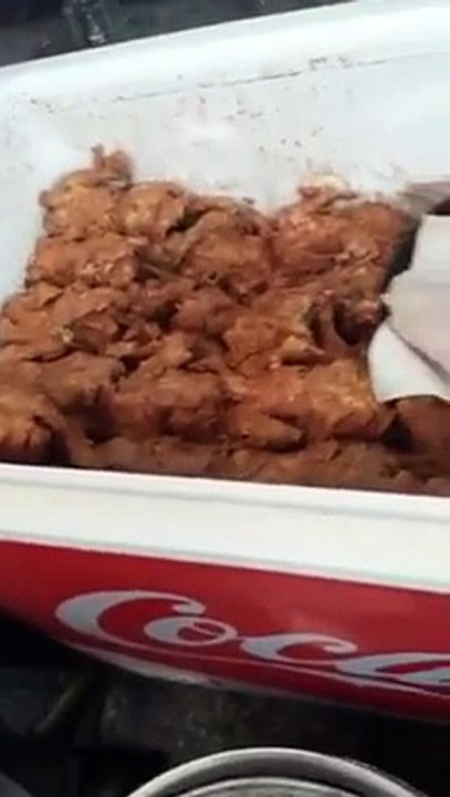 Exclusive video of Yasir broast kitchen area.must watch.