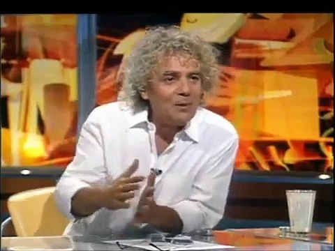 עידו רוזנבלום נוהג אל מאחורי הקלעים של מונית הכסף