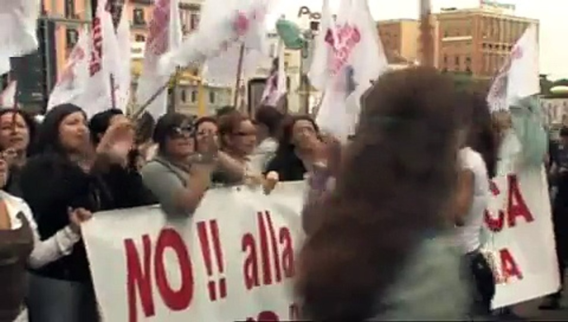 Naples rubbish on Al Jazeera (2)