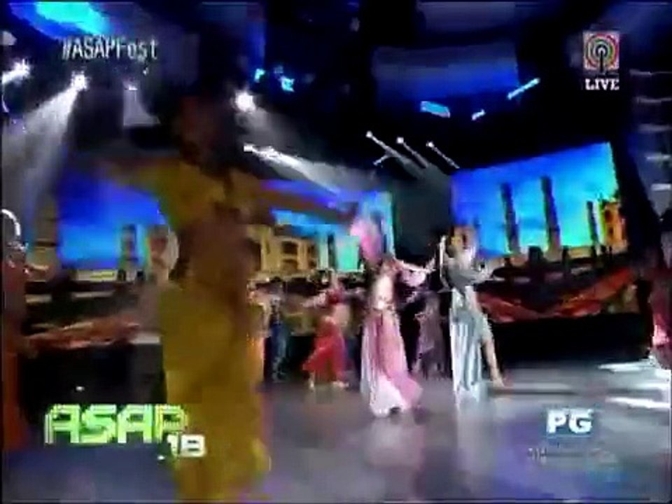 Netizens laud Shaina after slip on 'ASAP' stage