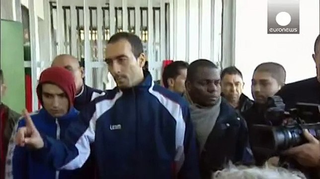 Italie _ Des immigrants marocains ont cousu leurs bouche en protestation contre leur rétention