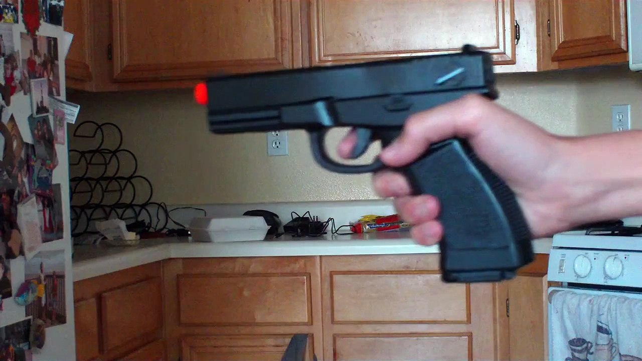 Semi+auto air soft pistol & auto M16