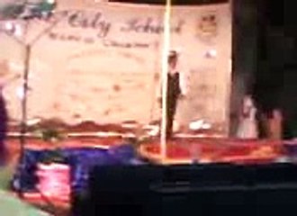 Pakistani 8th class michael jackson..  (lahori)