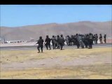 Pobladores toman aeropuerto de Juliaca y se enfrentan a la Policía