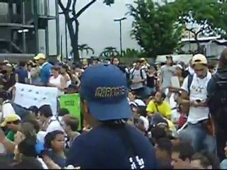 MARCHA ESTUDIANTIL HASTA LA DEFENSORIA DEL PUEBLO 30/05/2007