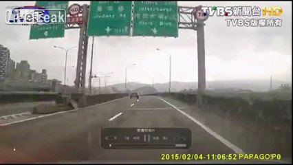 Transasia Hoax (not)"crash" 235, ATR72 CGI plane Fact day 1 footage No death No injury Period