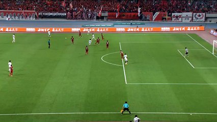 Piękny wolej Fenga w meczu z Shanghai SIPG