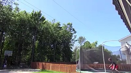 Amazing trampoline trickshot!