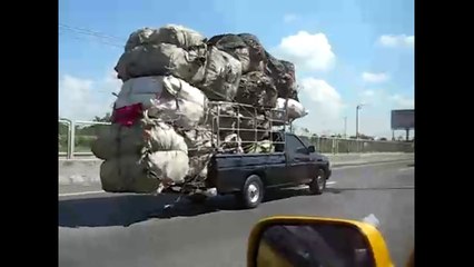 Worst Overloaded Trucks and Cars [Top 10 ]